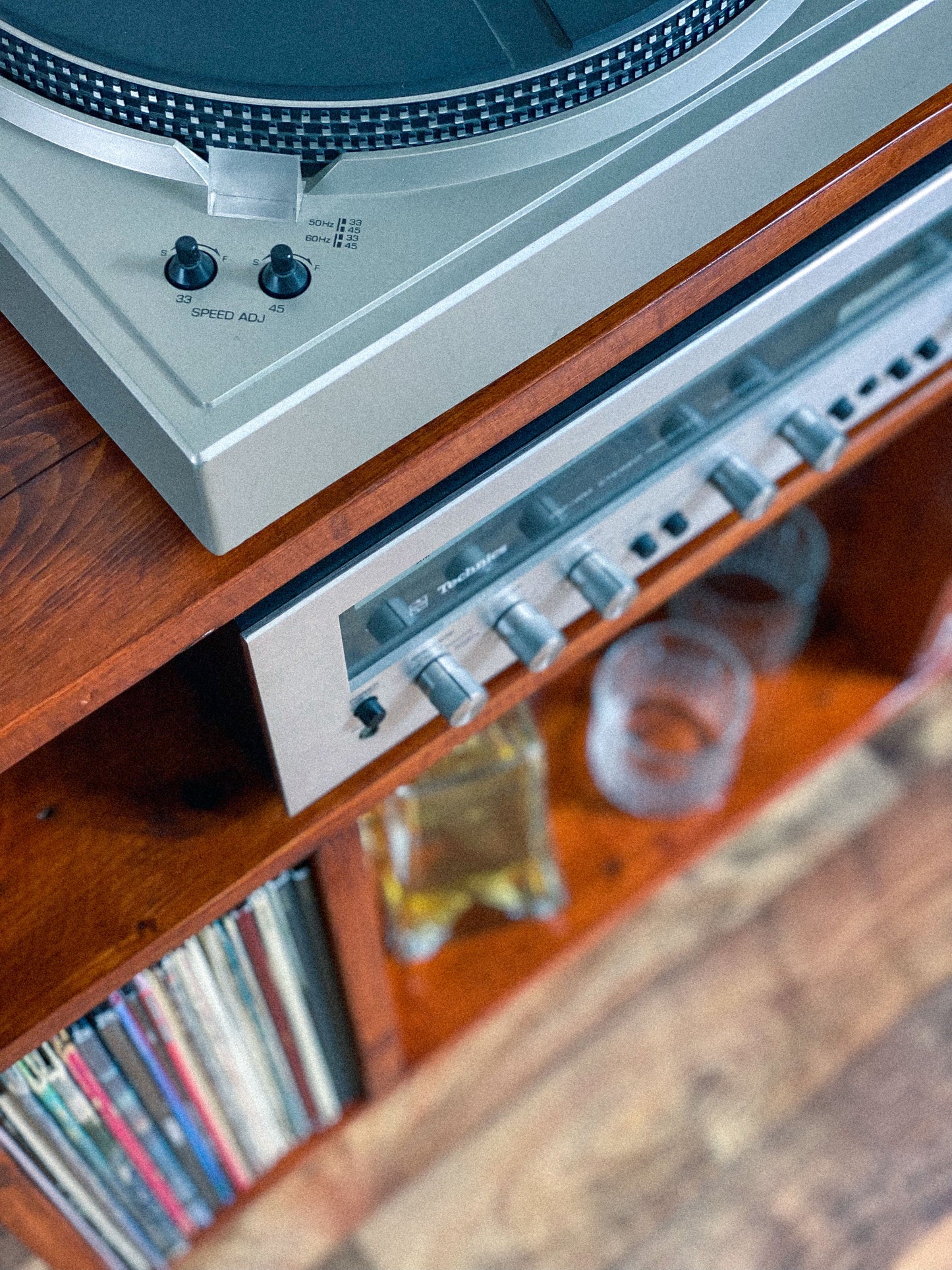 "The Compact One" record player table