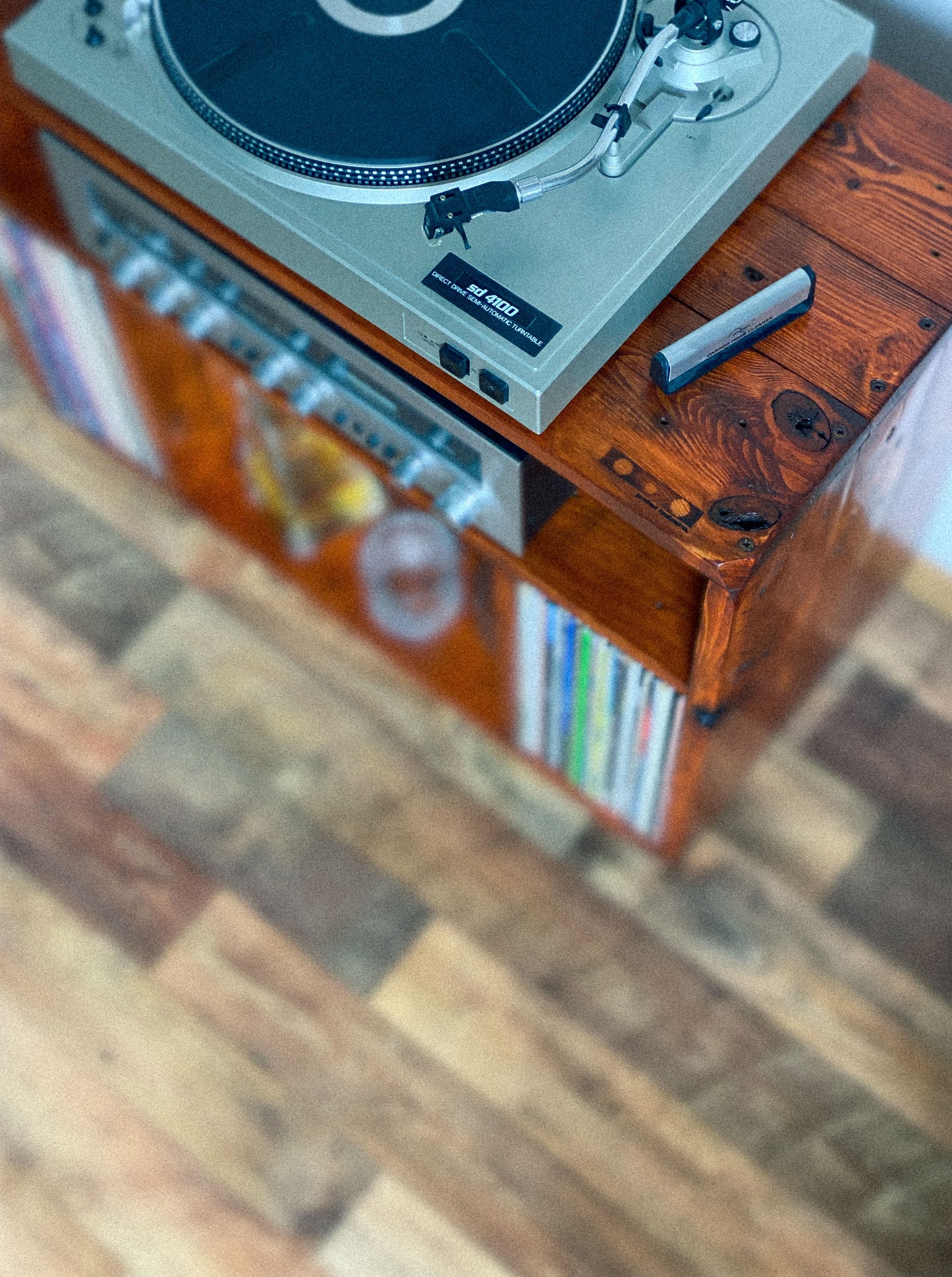 "The Compact One" record player table