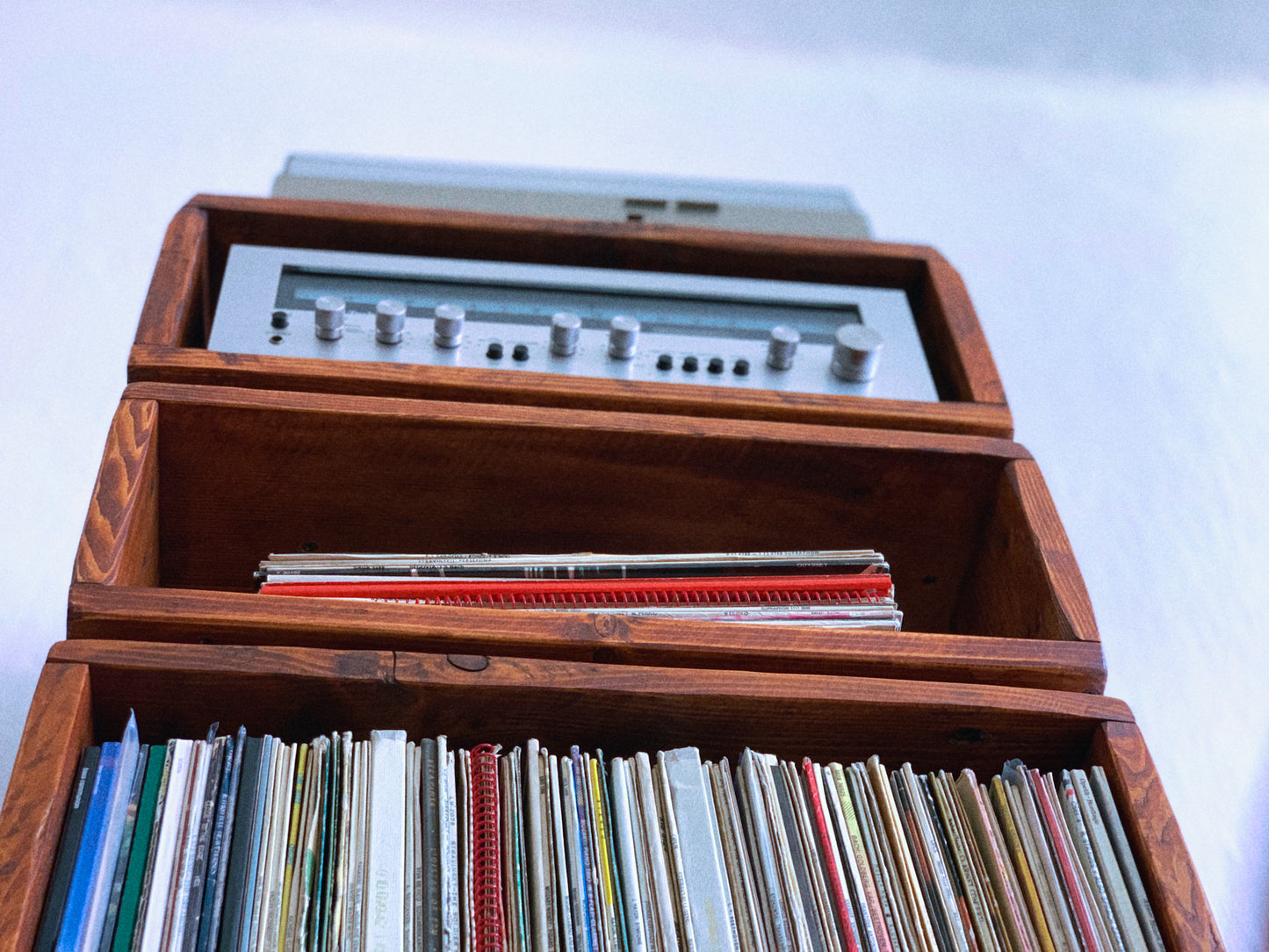 "R2-D2" record player table - pallet habera.