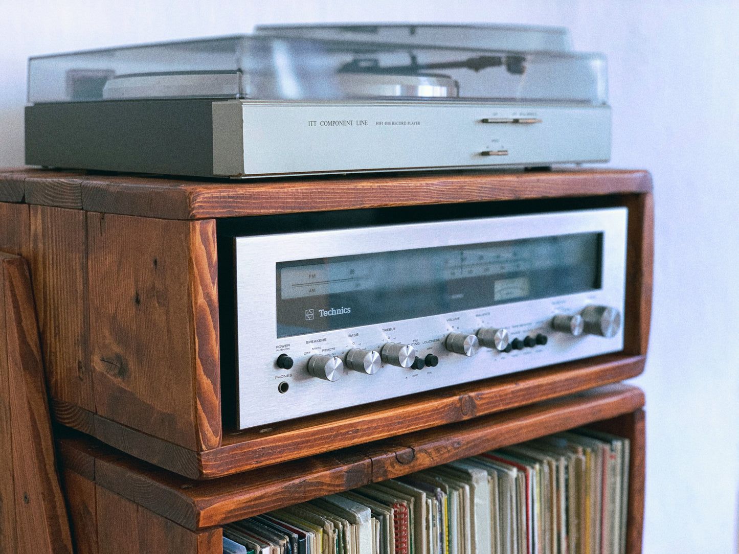 "R2-D2" record player table - pallet habera.