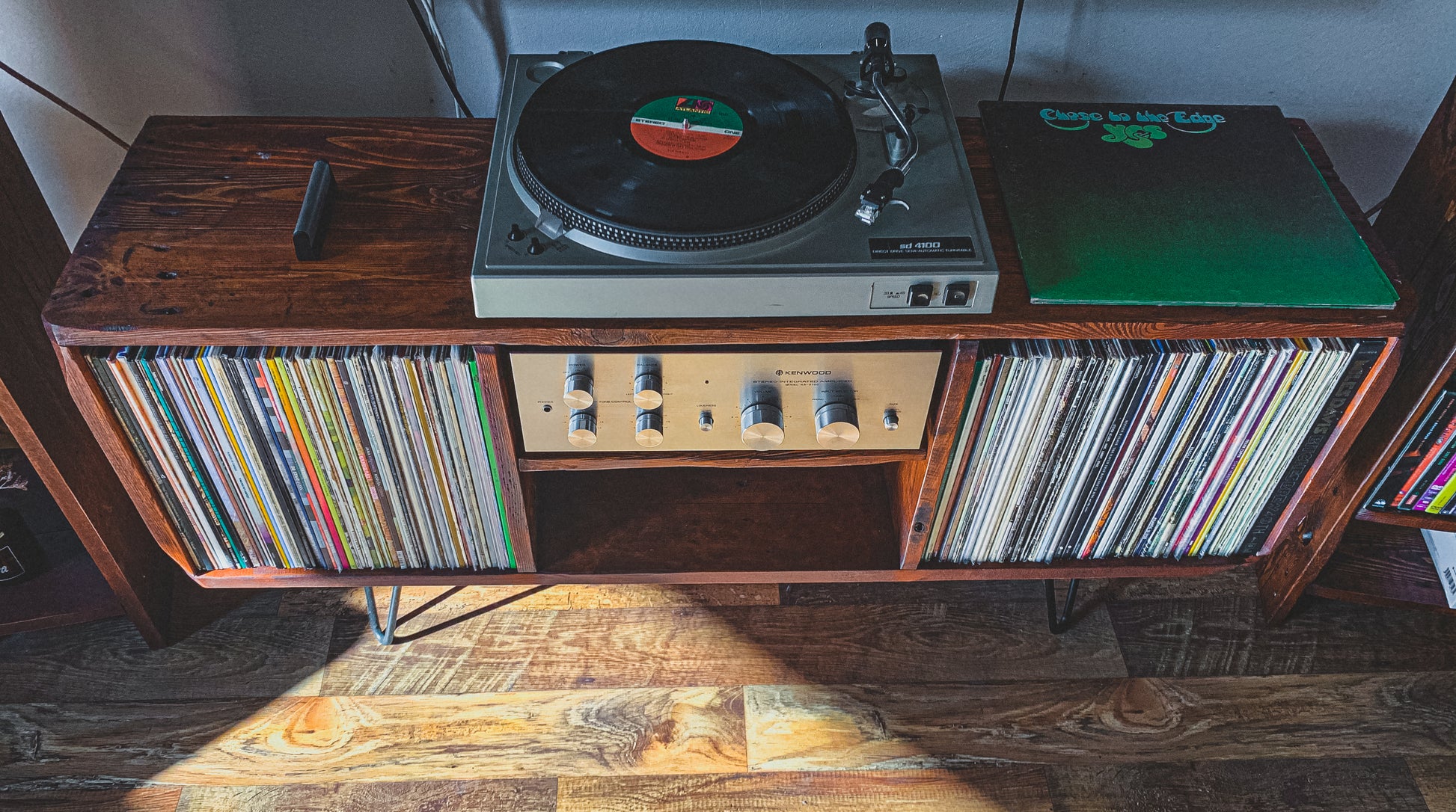 "The Original One" record player table - pallet habera.