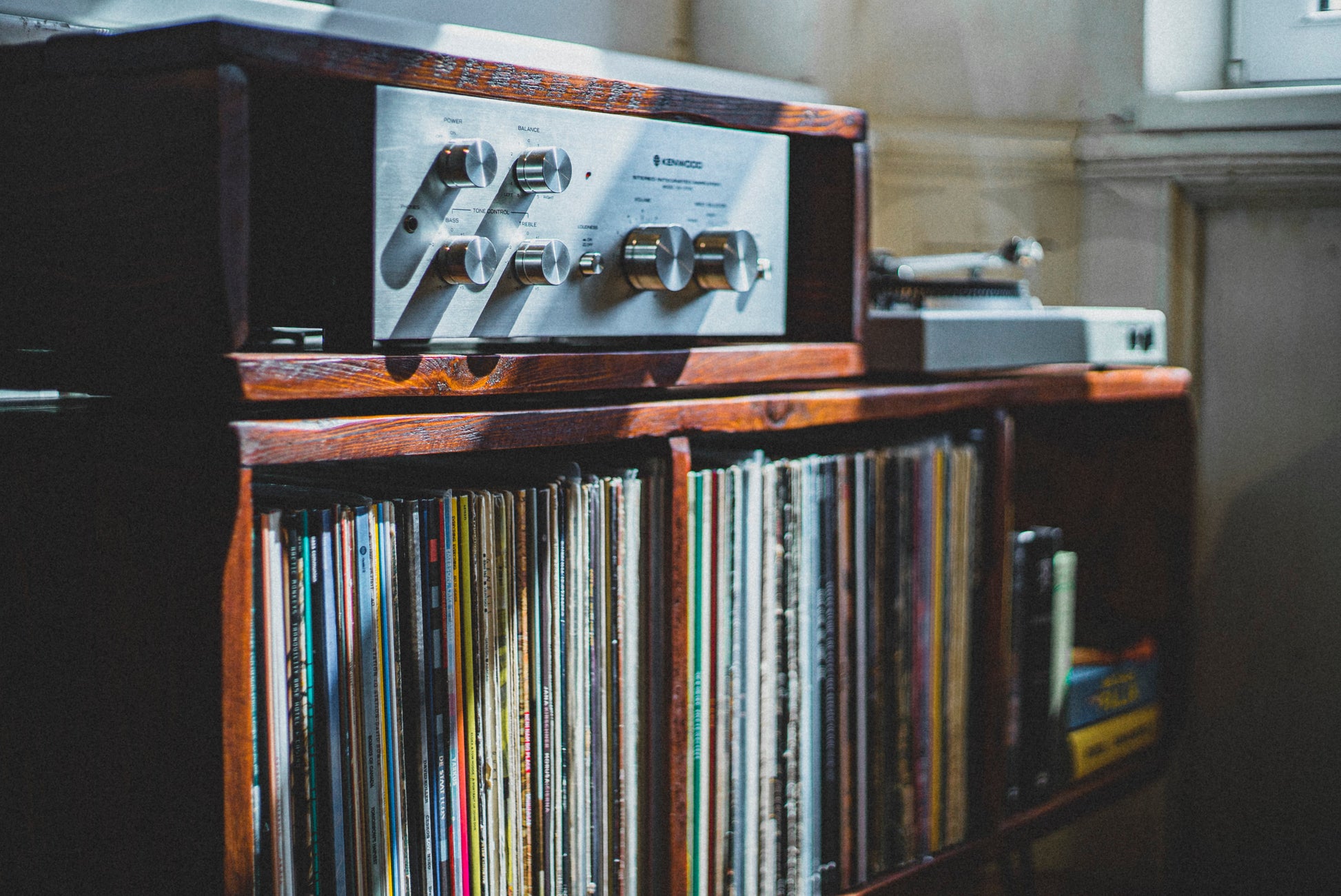 "The Original One" record player table - pallet habera.